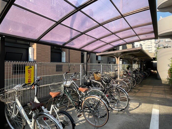 物件外観写真4　(駐輪場)