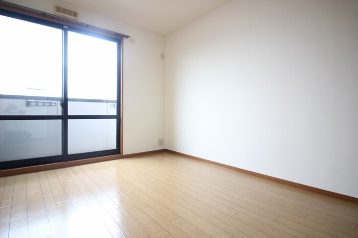 物件内観写真4　(居室)