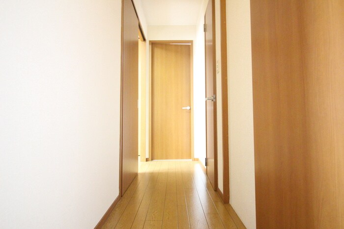 物件内観写真18　(廊下)