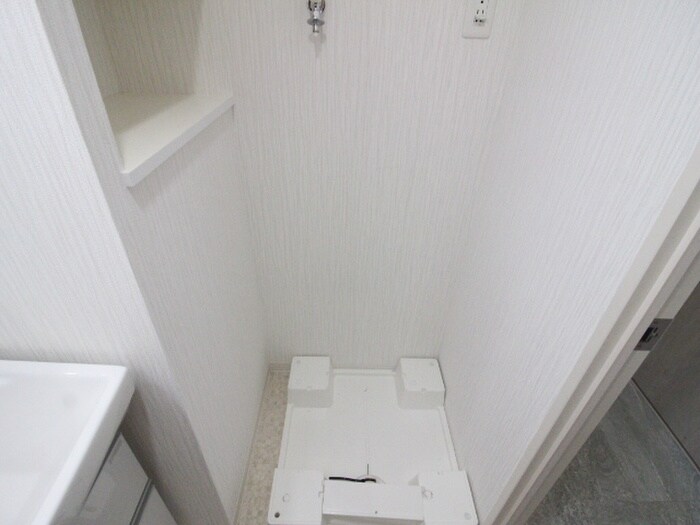 物件内観写真18　(洗濯機置場)