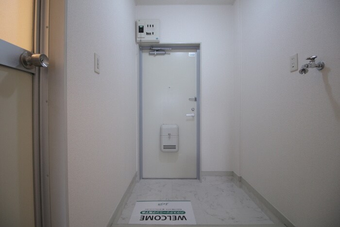 物件内観写真14　(玄関)