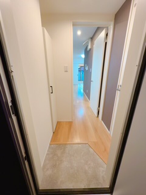 物件内観写真17　(玄関)