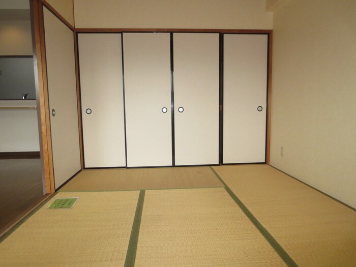 グランプラス西島の居室