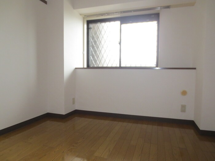 グランプラス西島の居室