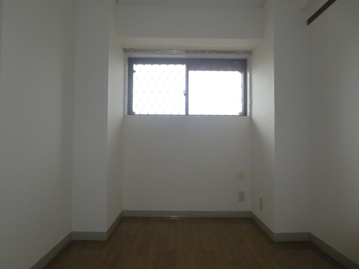 グランプラス西島の居室