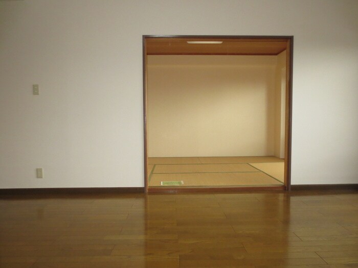 グランプラス西島の居室