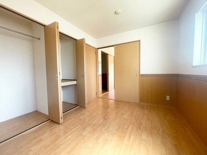 物件内観写真10　(居室)