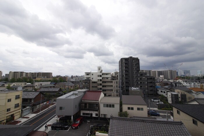 物件内観写真22　(室内からの展望)