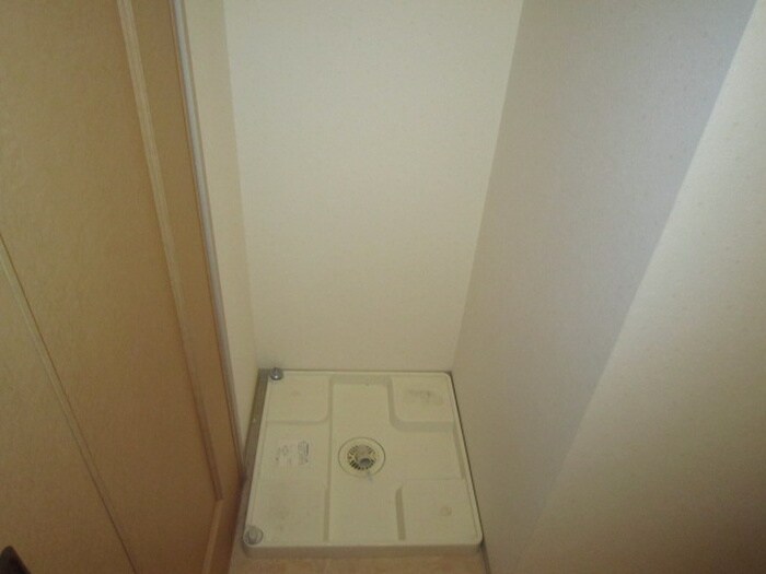 物件内観写真15　(洗濯機置場)