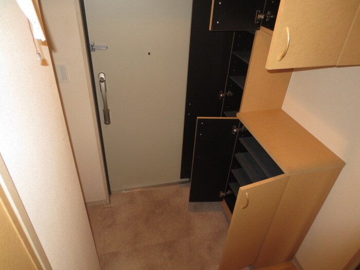 物件内観写真17　(玄関)