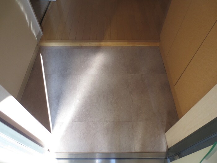 物件内観写真18　(玄関)