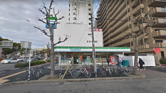ファミリーマート　鶴舞店