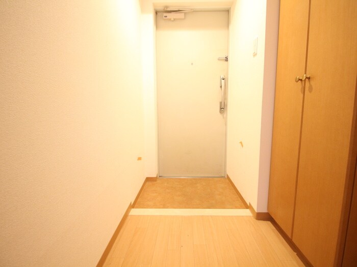 物件内観写真17　(玄関)