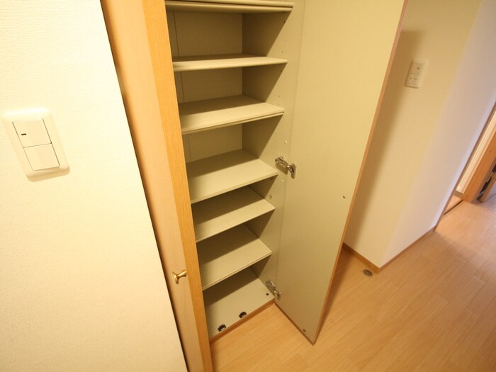 物件内観写真18　(靴箱)