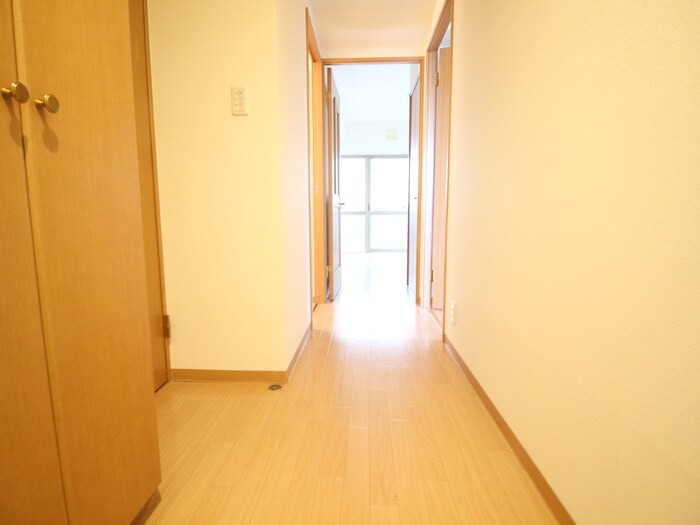 物件内観写真19　(廊下)