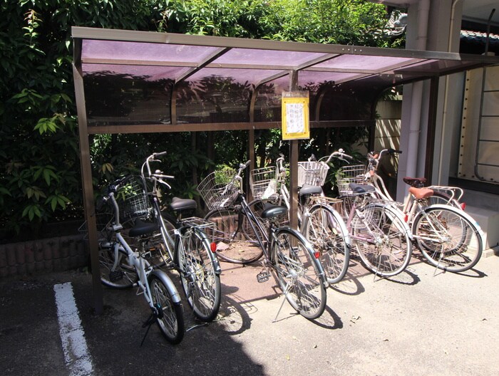 物件外観写真3　(駐輪場)