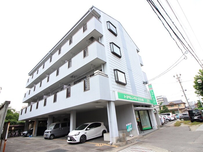 物件外観写真4　(駐車場)