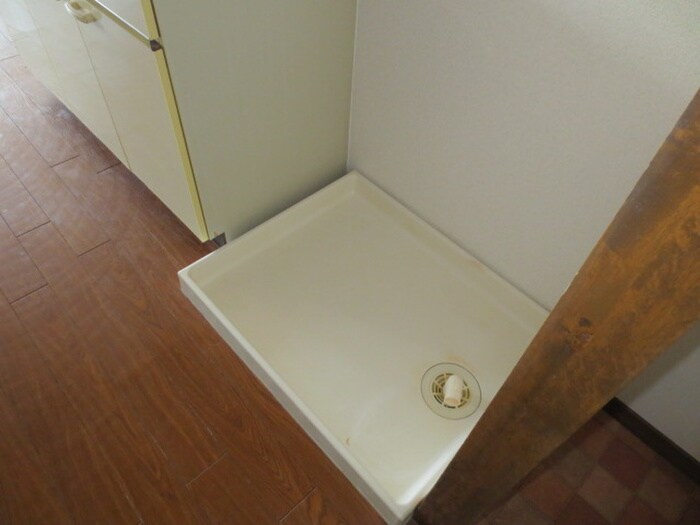 物件内観写真13　(洗濯機置場)