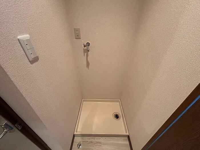 物件内観写真14　(洗濯機置場)