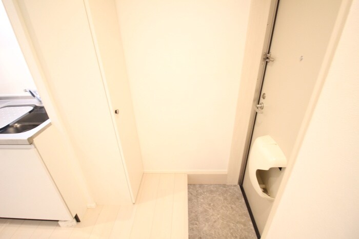 物件内観写真16　(玄関)