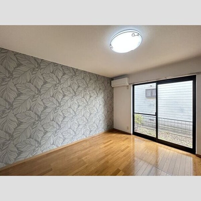 物件内観写真2　(居室)