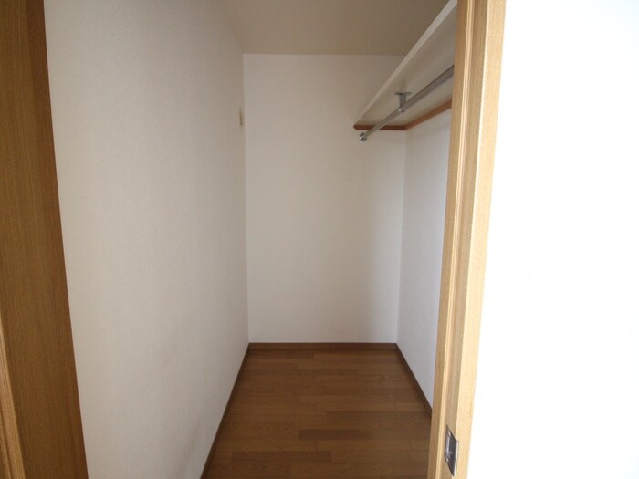 物件内観写真14　(収納)