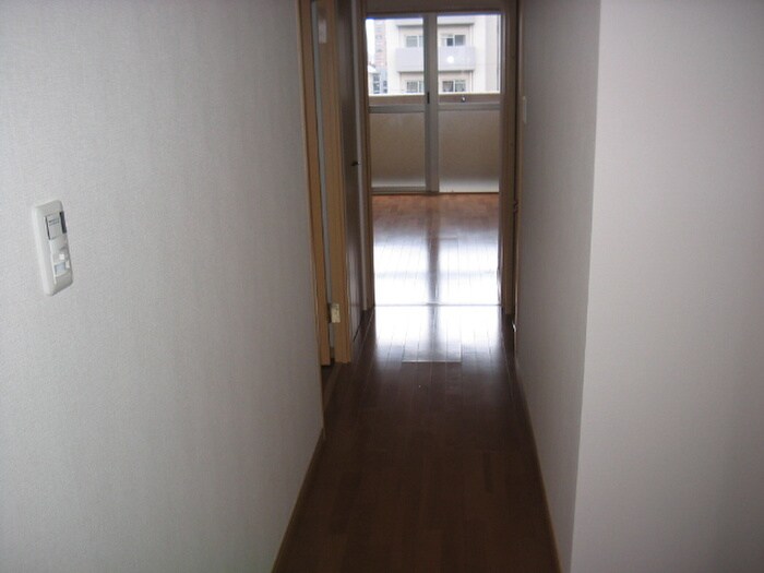 物件内観写真14　(廊下)
