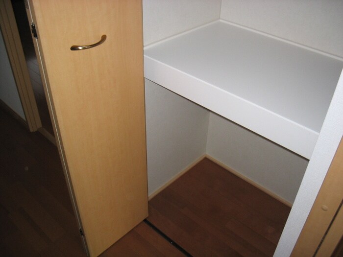 物件内観写真15　(収納)