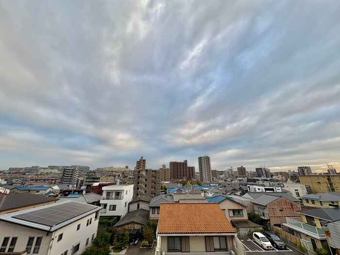 物件内観写真14　(室内からの展望)