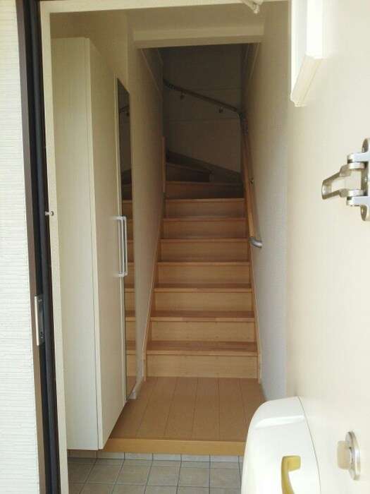 物件内観写真10　(玄関)