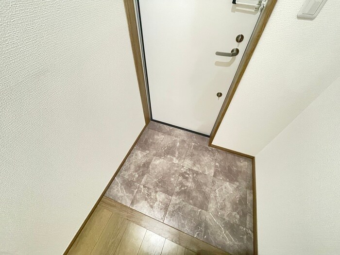 物件内観写真18　(玄関)