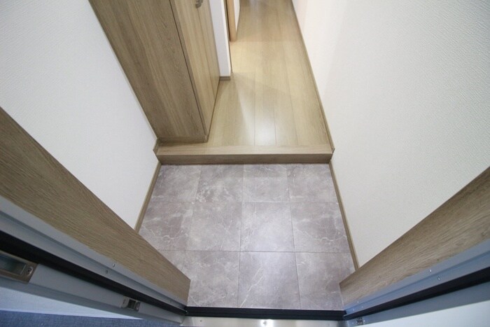 物件内観写真18　(玄関)