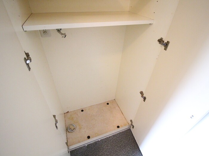 物件内観写真13　(洗濯機置場)