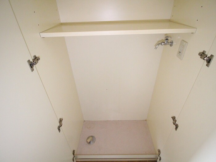 物件内観写真15　(洗濯機置場)