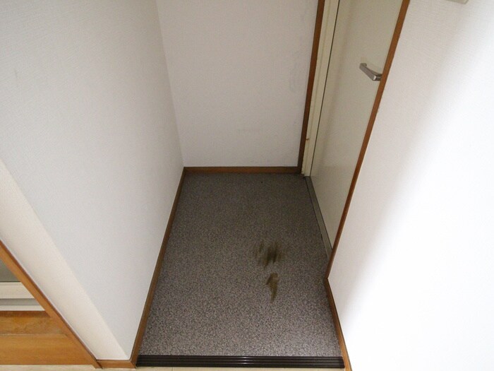 物件内観写真16　(玄関)