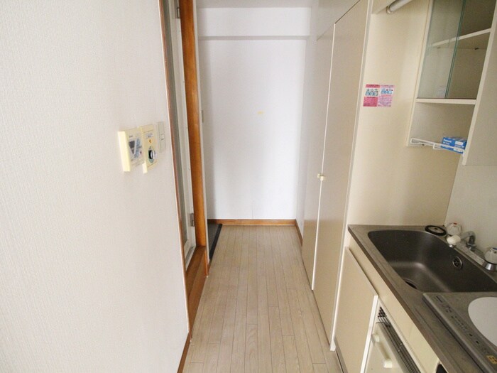 物件内観写真17　(廊下)