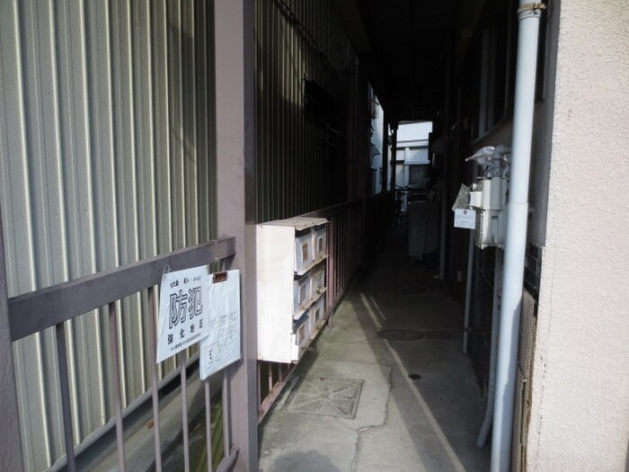 物件外観写真5　(エントランス部分)