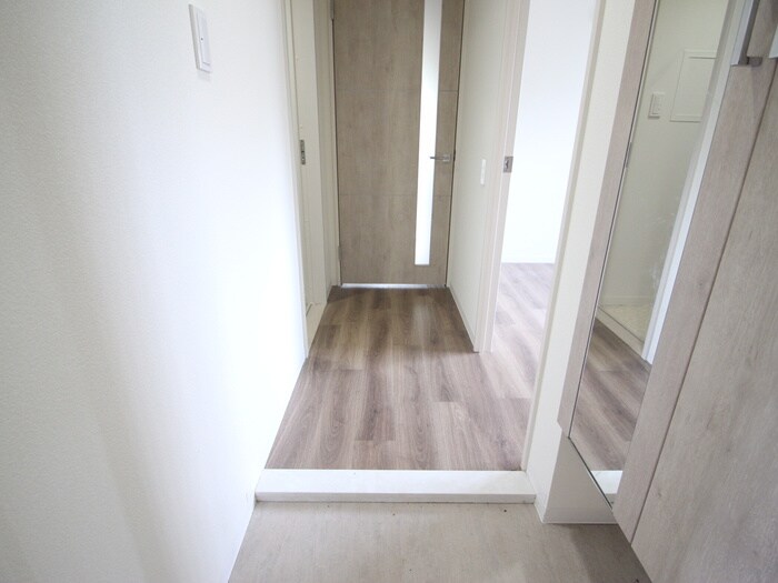 物件内観写真15　(玄関)