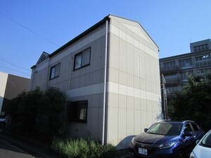 スクエア緑外観写真