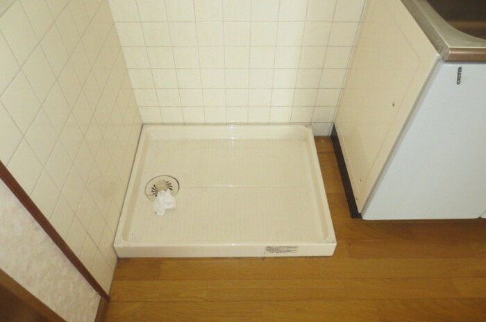 物件内観写真12　(洗濯機置場)