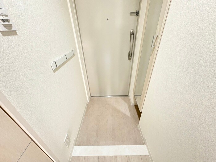 物件内観写真13　(玄関)