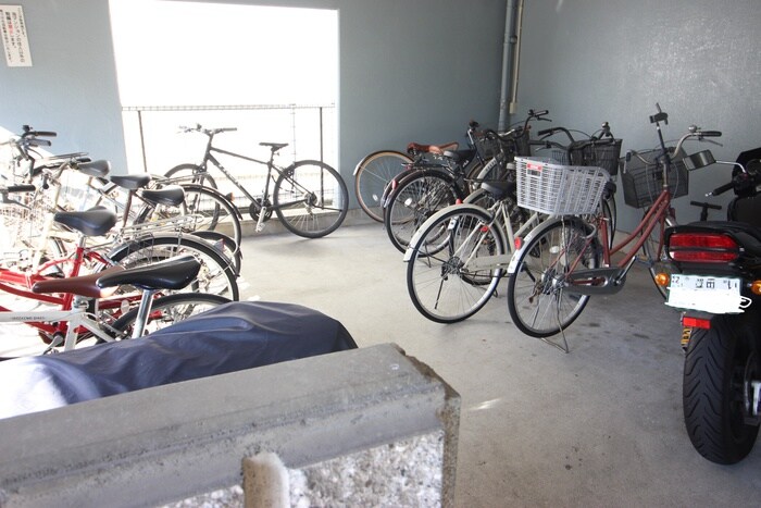 物件外観写真2　(駐輪場)