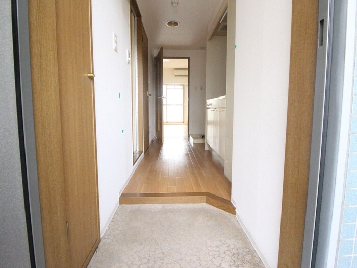 物件内観写真19　(玄関)