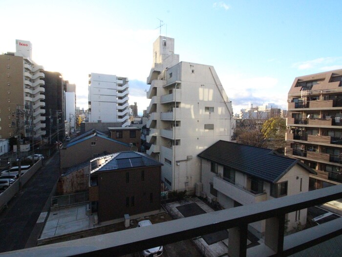 物件内観写真11　(室内からの展望)