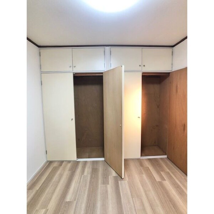 物件内観写真12　(収納)