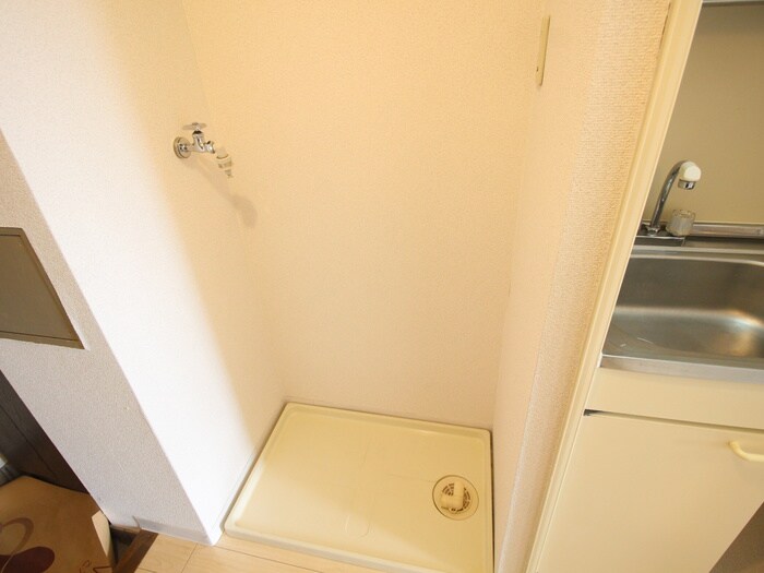 物件内観写真14　(洗濯機置場)