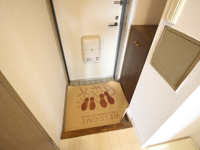 物件内観写真15　(玄関)