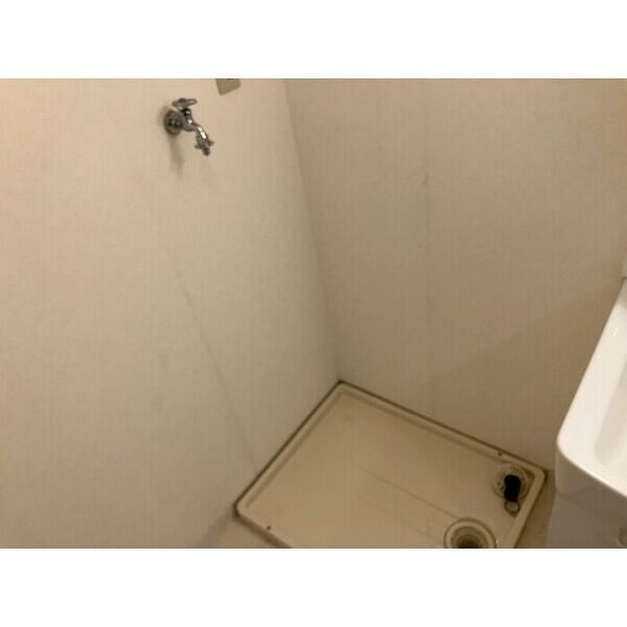 物件内観写真7　(洗濯機置場)