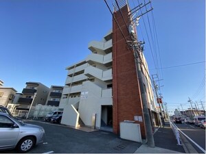 モナミマンション外観写真