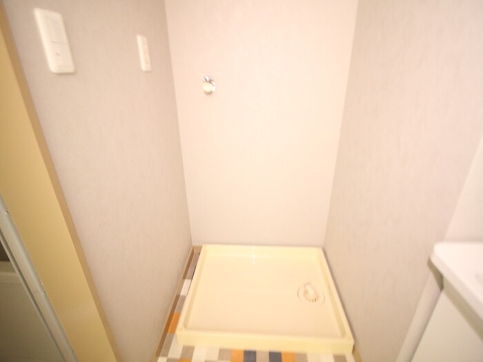 物件内観写真14　(洗濯機置場)